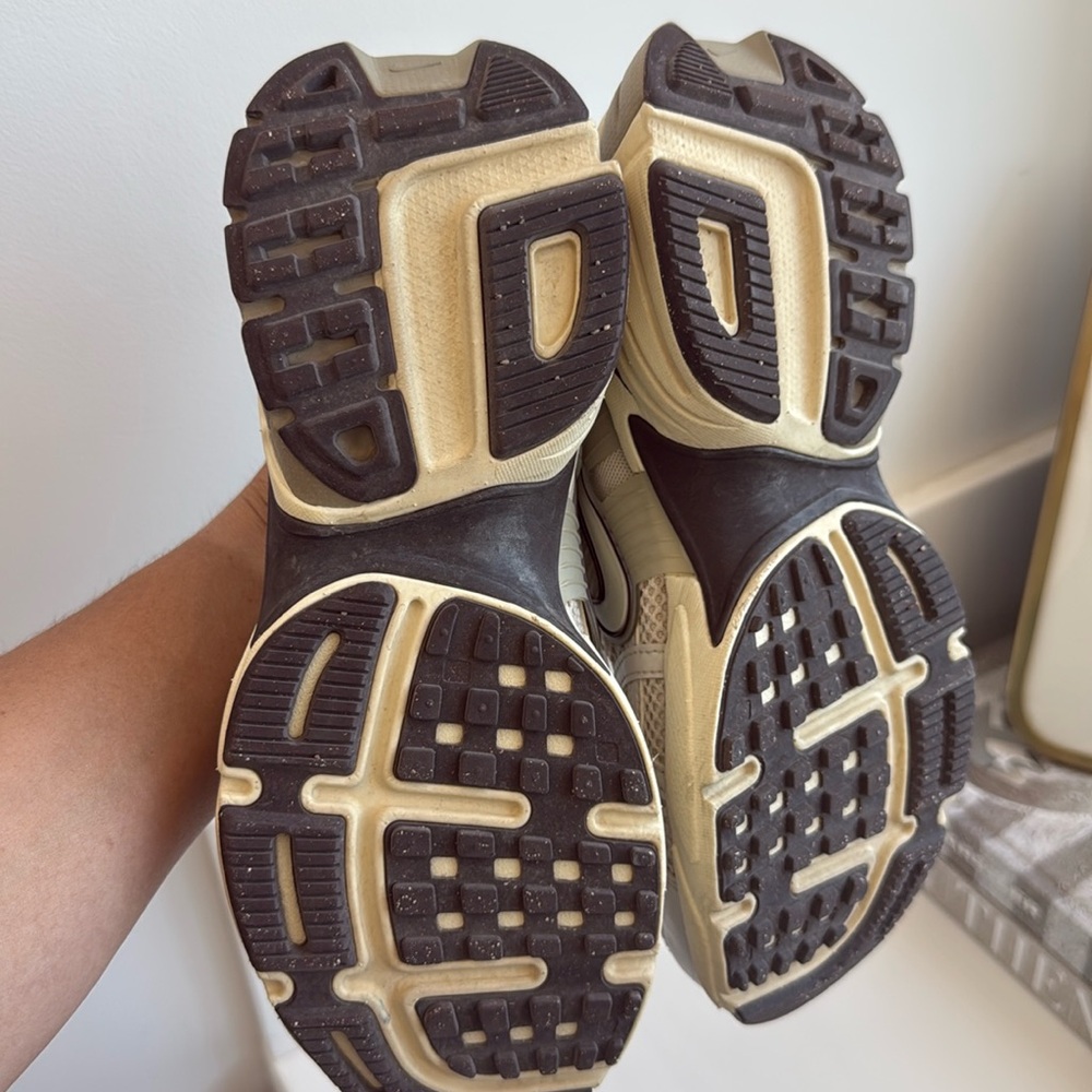 Nike v2k Athletic Sneakers - Picture 3 of 6